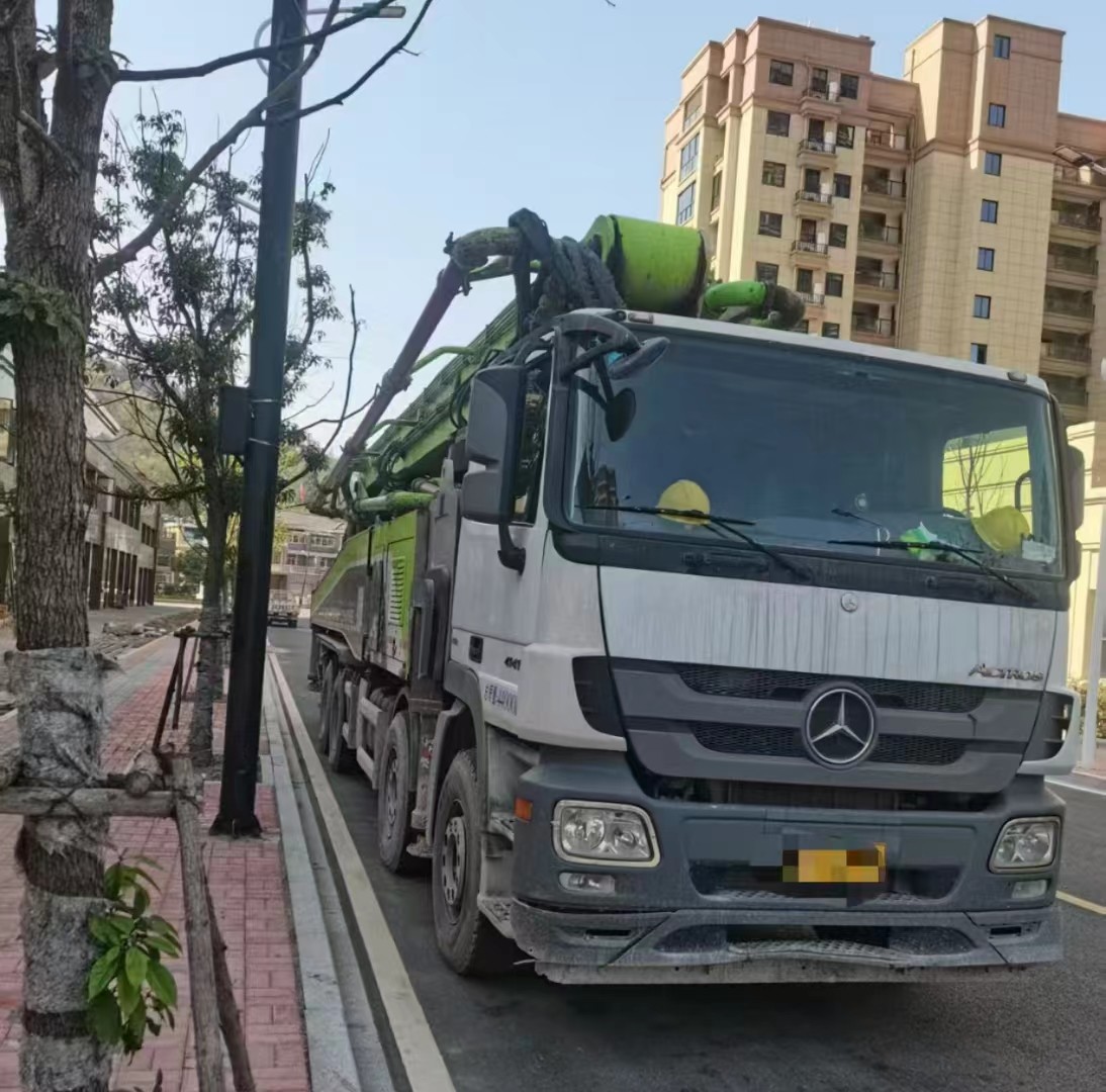 Mercedes-Benz Chassis Concrete Pump Truck 63 Meters, Factory Stock For Sale