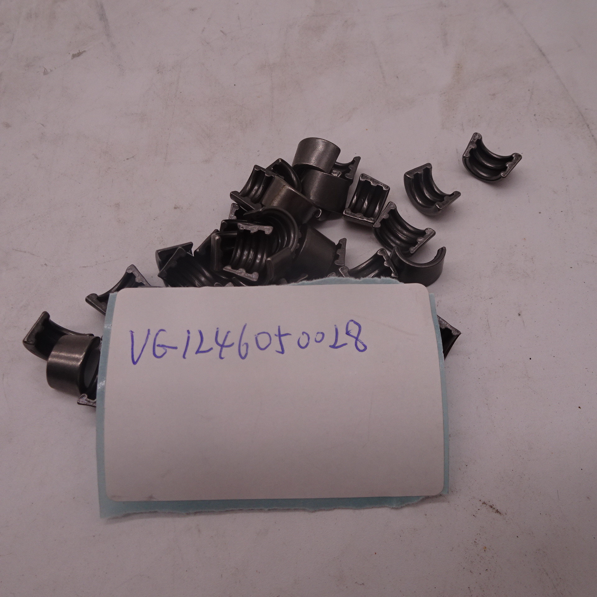 VG1246050028 Howo D12 National Second Heavy Duty Truck Engine Four-valve Lock Clip Three Slots