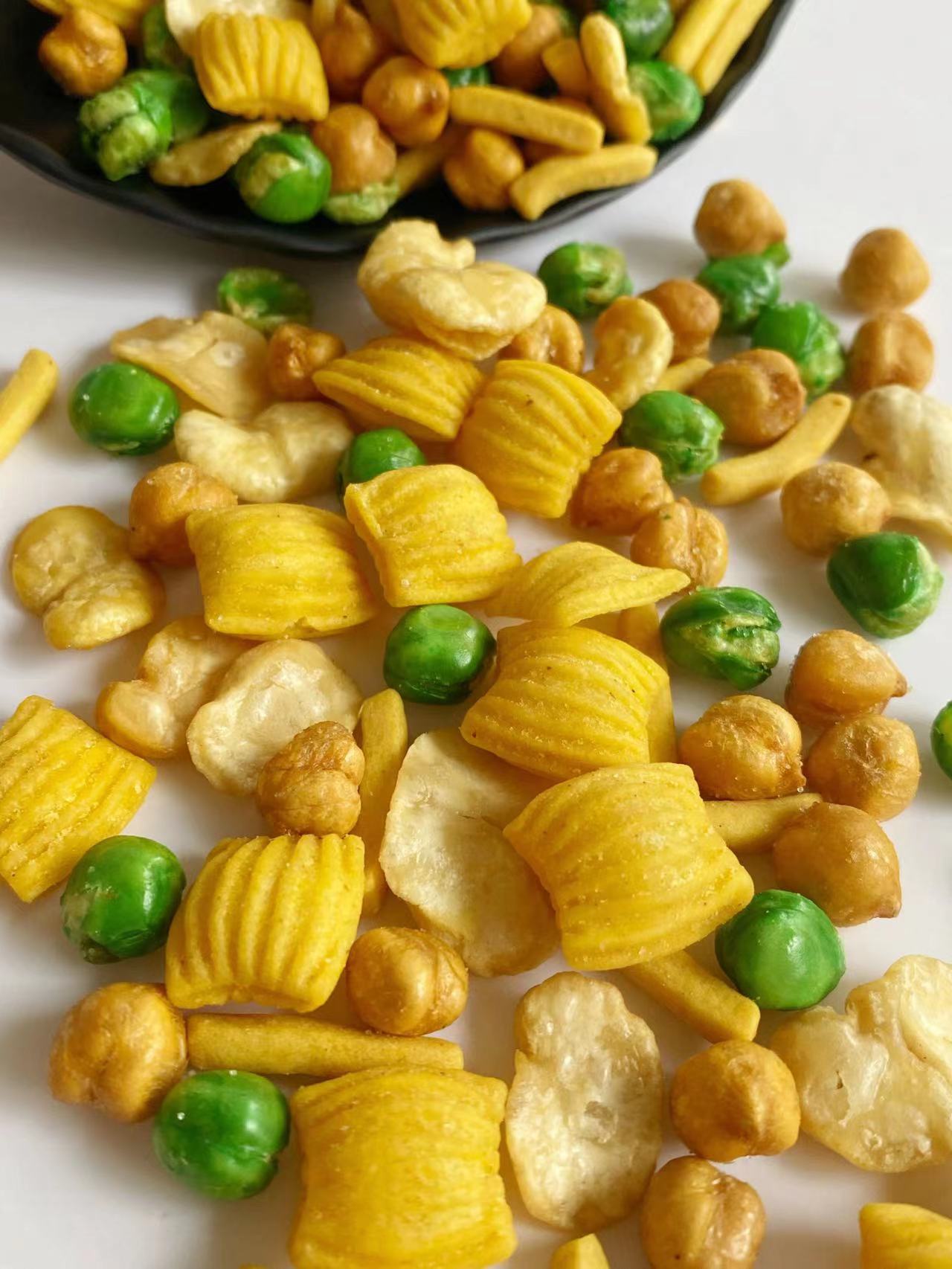 Mixed Nut Snack Crispy Broad Bean Chickpeas Green Peas Pillow Crackers