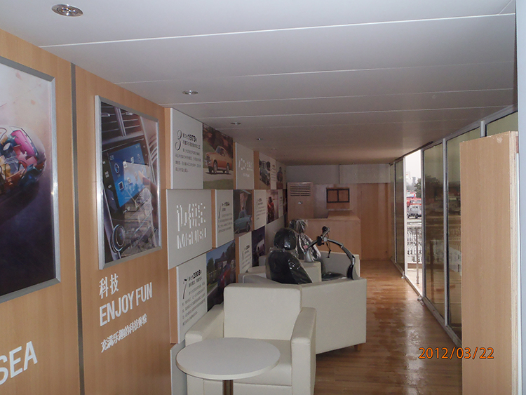 Prefabricated Mobile 40ft Shipping Container Exhibition For Stage