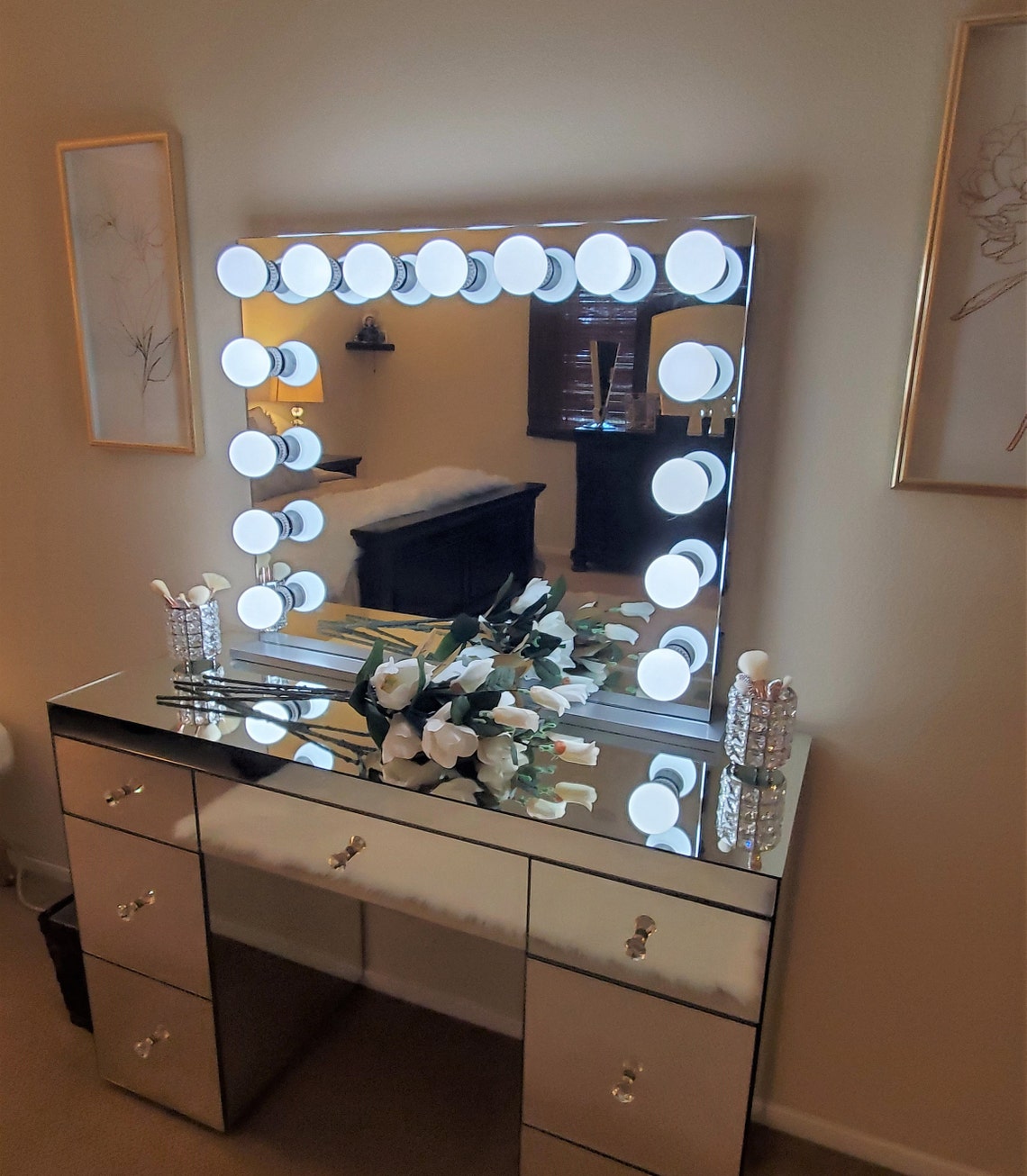 Custom Designs Vanity Lights Ideal for Table Desktop Dresser and Bathroom Dressing