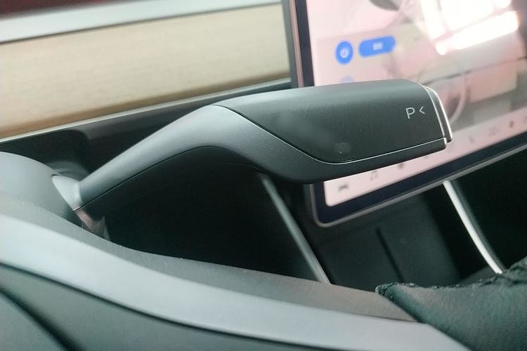 Electric Car New Energy Vehicle High Speed 5 Seats Used Car