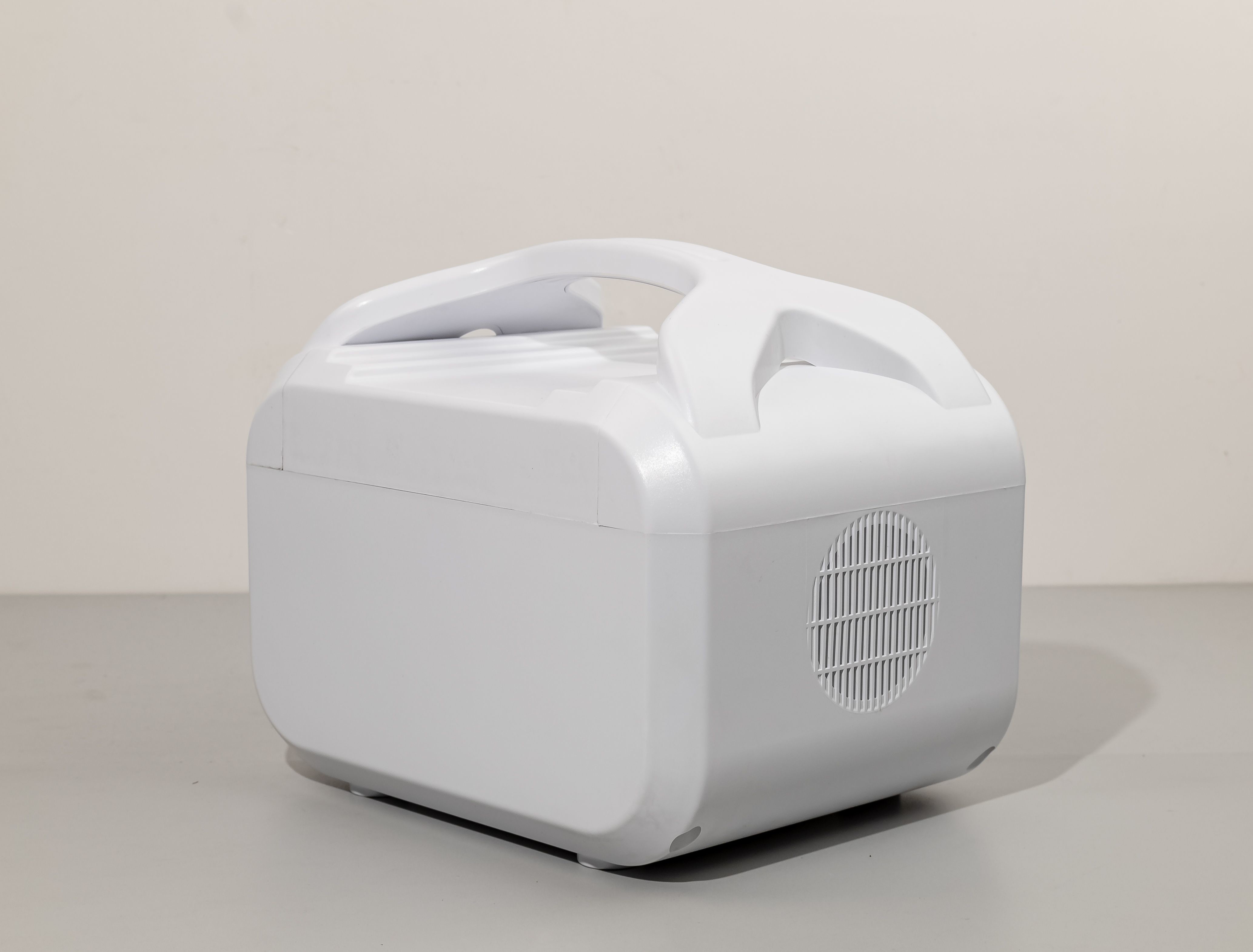 UL / CE Approved 576Wh AC Output Power Fast Charge Within 3 Hours Portable Solar Power Station With LED Light For RV