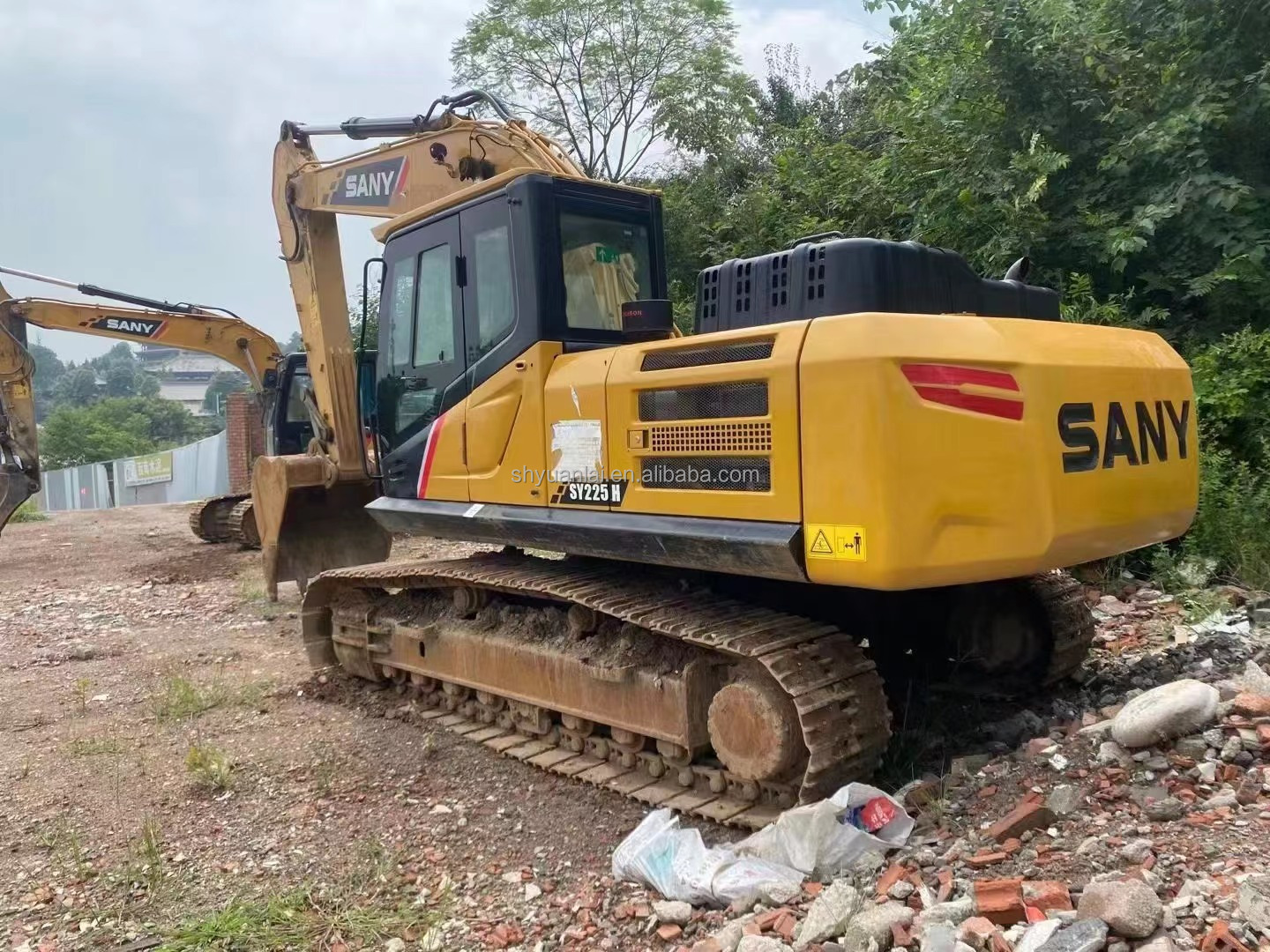 Sany225C Excavator Efficiently Working Forward Flow Generation with MITSUBISHI Engine