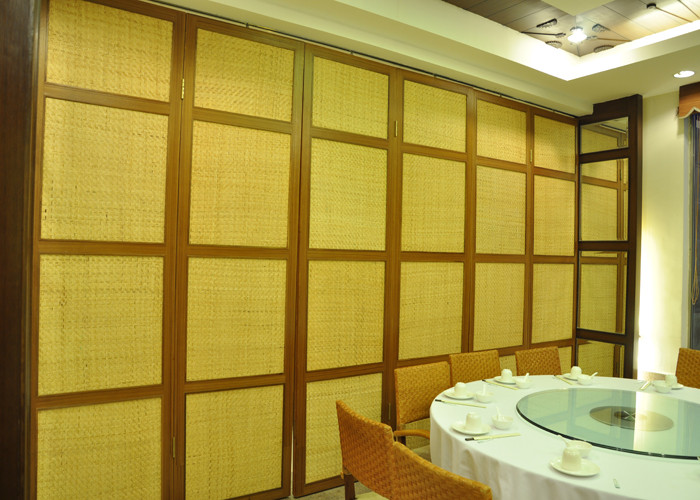 3 3/8" Operable Exhibition Partition Walls 85mm Room Divider Walls For Exhibition Hall