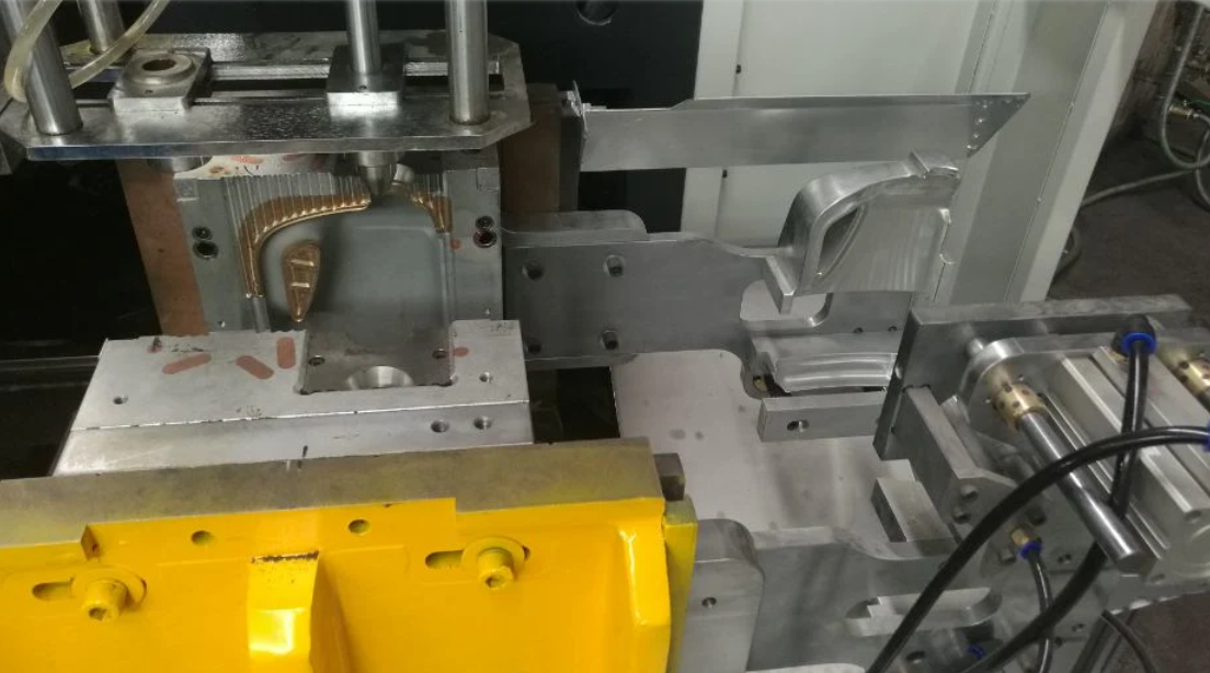 5L HDPE Gallons Auto-Deflashing High Speed Full Automatic Blow Molding Machine