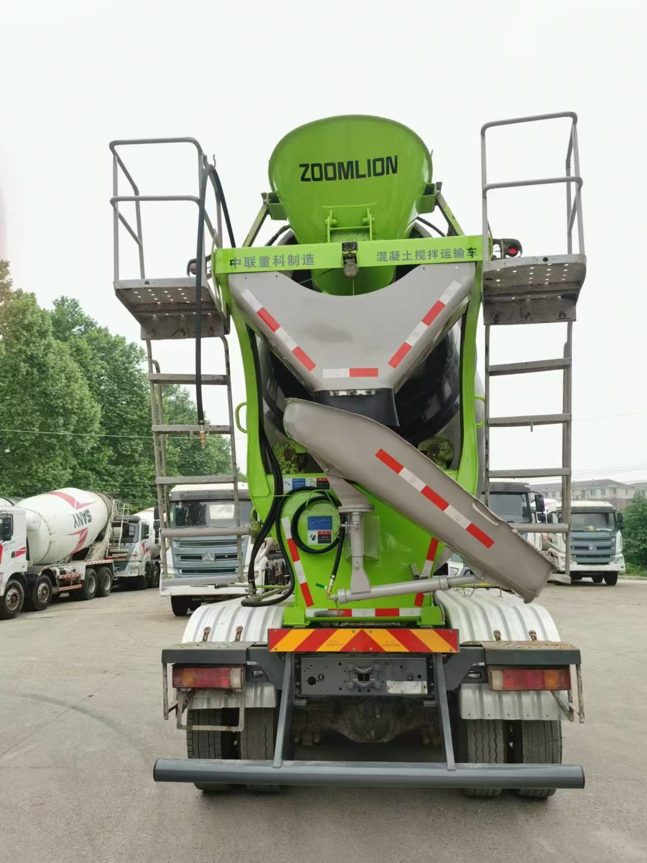2021 ZOOMLION 12m³ Used Concrete Truck Mixer on HOWO Chassis for Sale