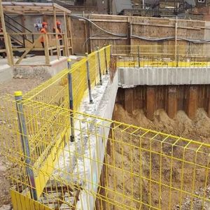 Adjustable Edge Protection Barrier Modular Design for Flexible Installation