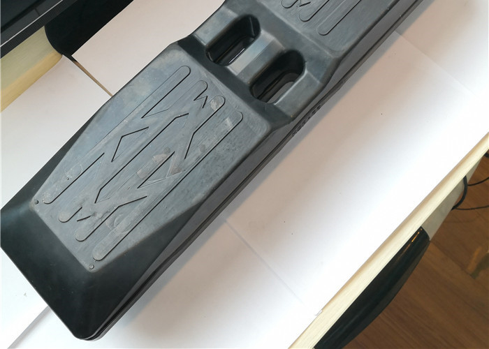 600mm Length Bolt On Excavator Black Rubber Pads For Kobelco E255