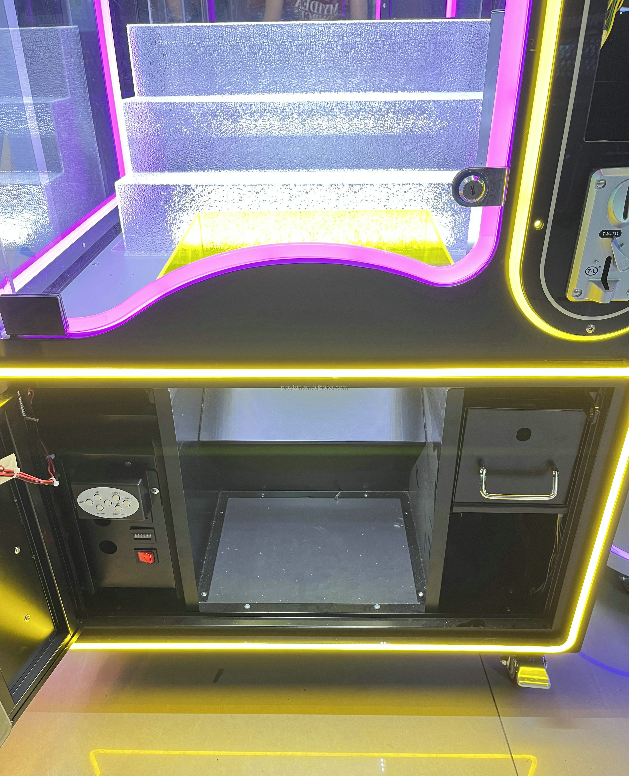 Hot 60 Clips Prize Machine Gift Vending Machine Prize Game Machine For Europe