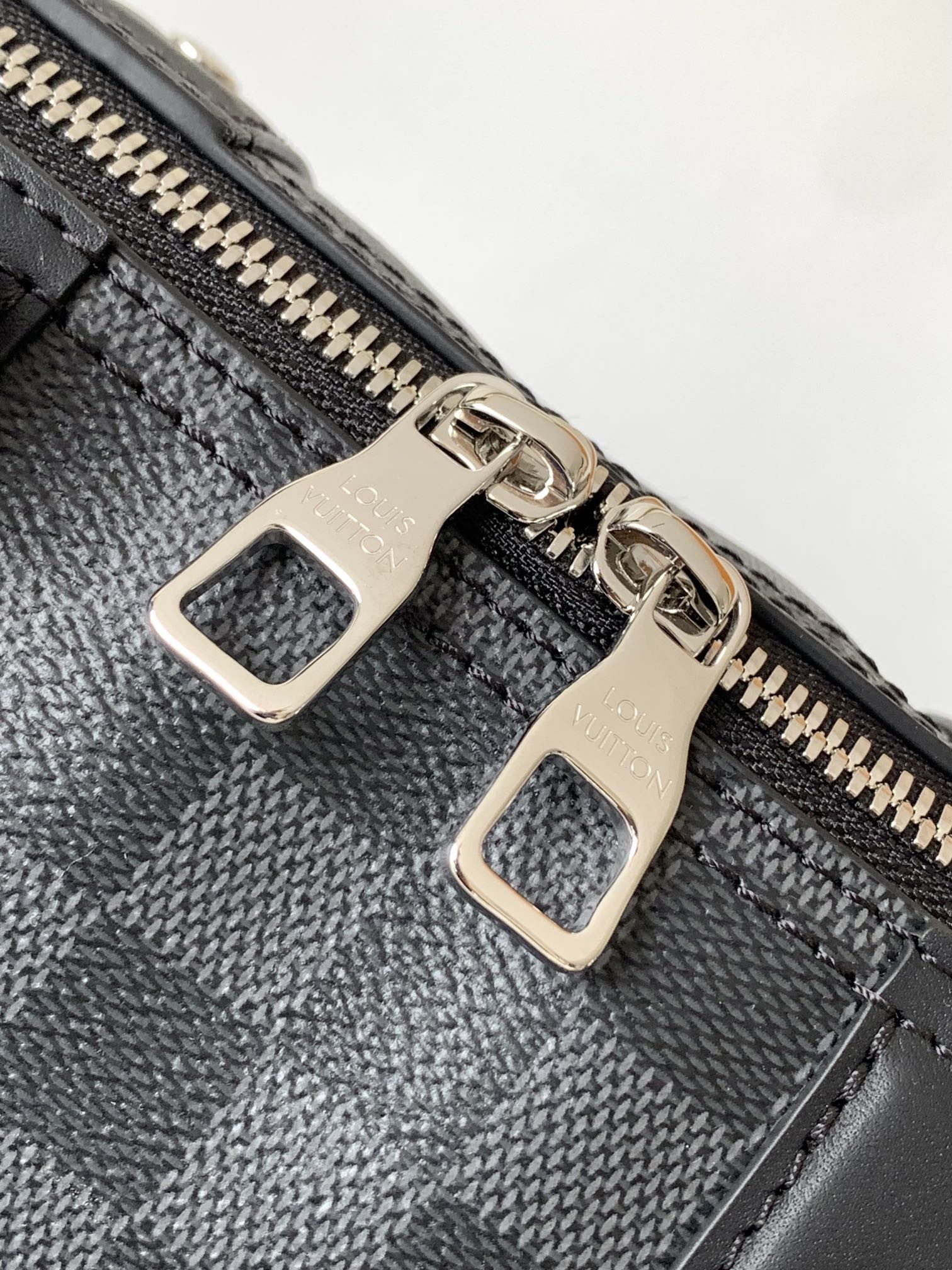 Branded Mens LV Keepall BandoulièRe 25 Checkerboard Messenger Bag