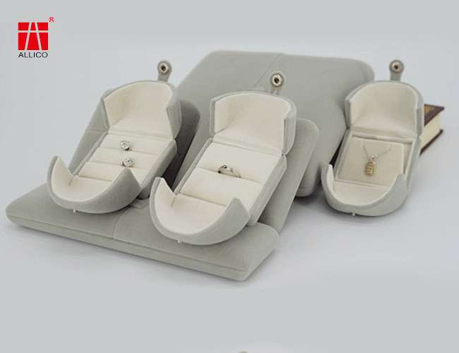 Wedding Velvet Double Ring Box , 4.7X 4.5X 4.5CM Ring Presentation Box