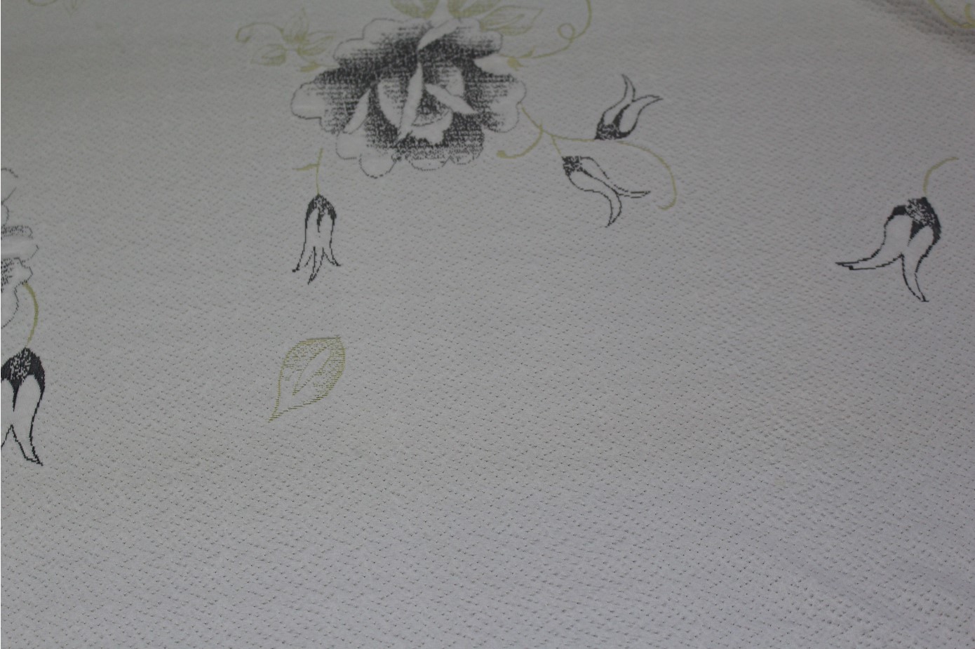 2.2m Width 240g/M2 Jacquard Knitted Mattress Fabric With Rose Pattern