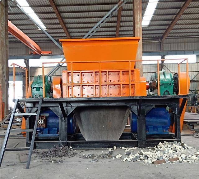 Waste Timber Wood Double Shaft Shredder Machine Manufacturer Automatic