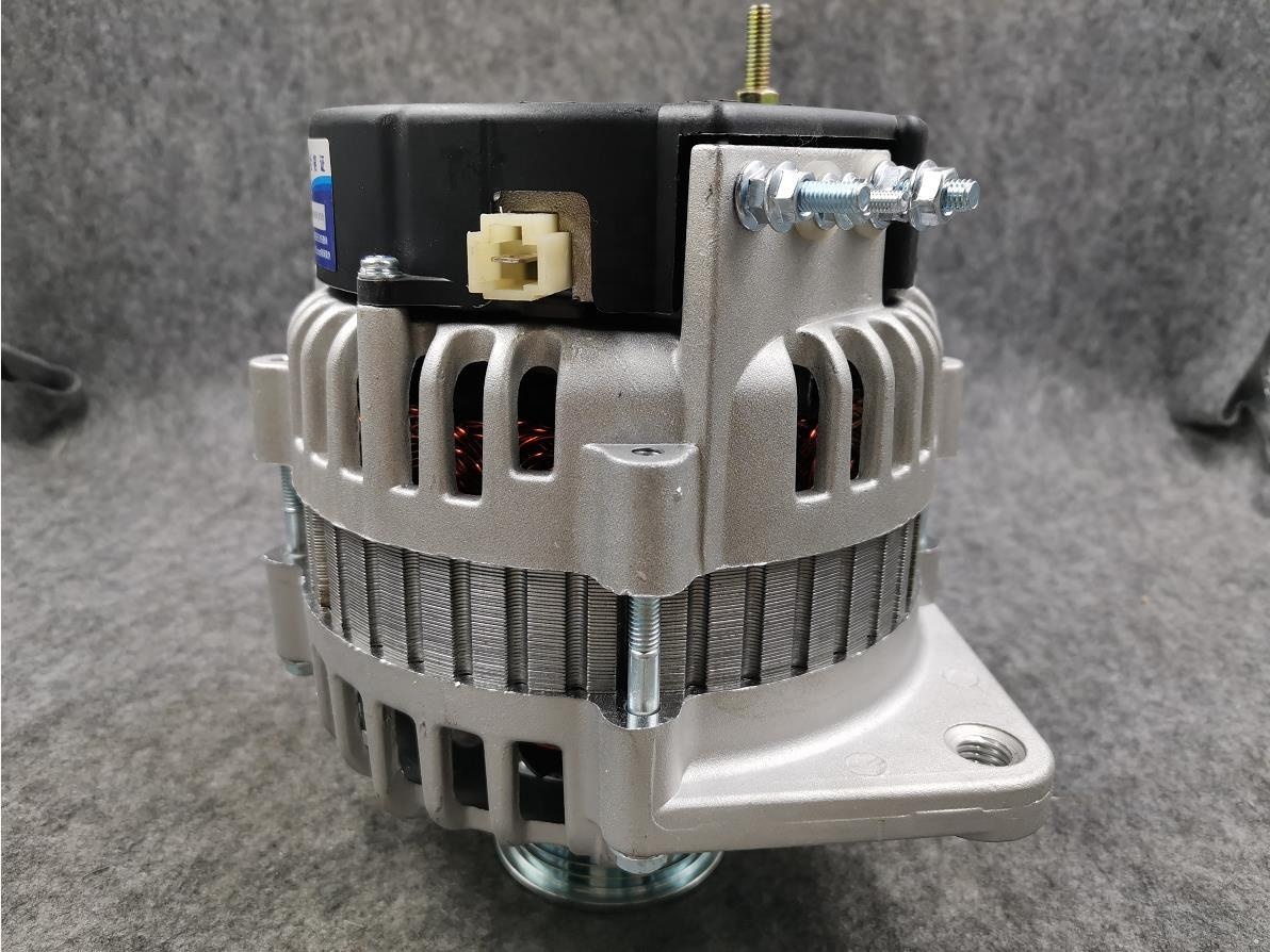 Metal 4930794 3415691 4934903 Jfz2707A DCEC Cumins 6CT Engine 28V 70A Alternator Assembly for Replace/Repair