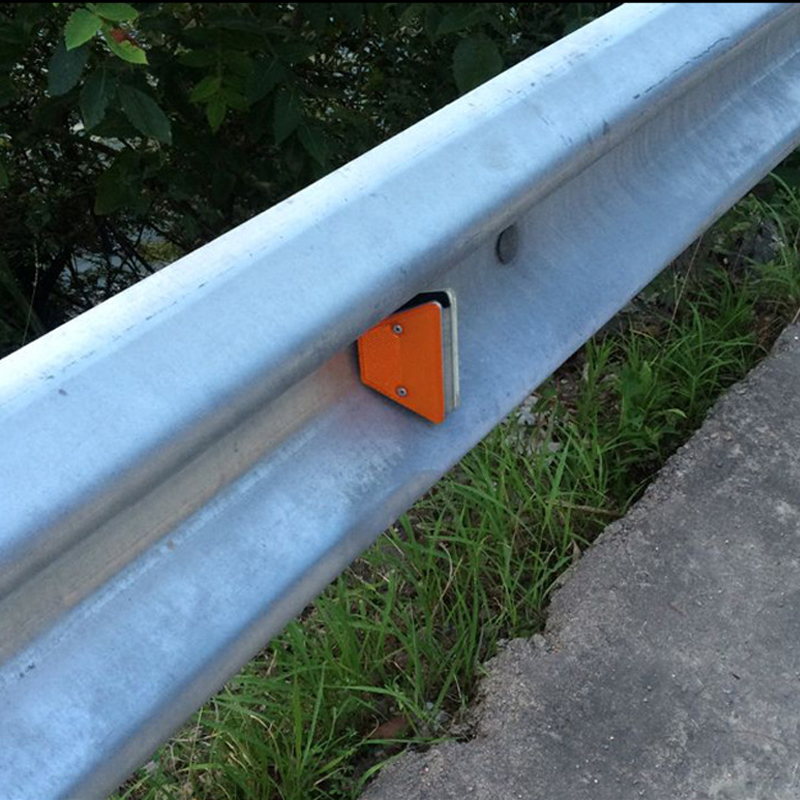 Highway Guardrail Plastic V Type Road Reflectors High Visible Road Stud Reflector