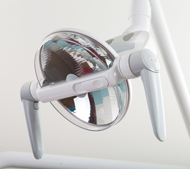 Dental Clinic Complete Dental Unit with LED Sensor Light Top Mounted Dental Chair