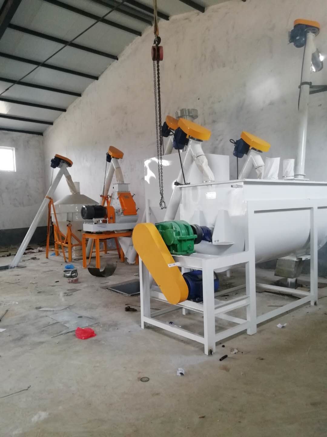 2T/H To 7T/H Powder Livestock Feed Equipment Hen Feed Grinding Machine