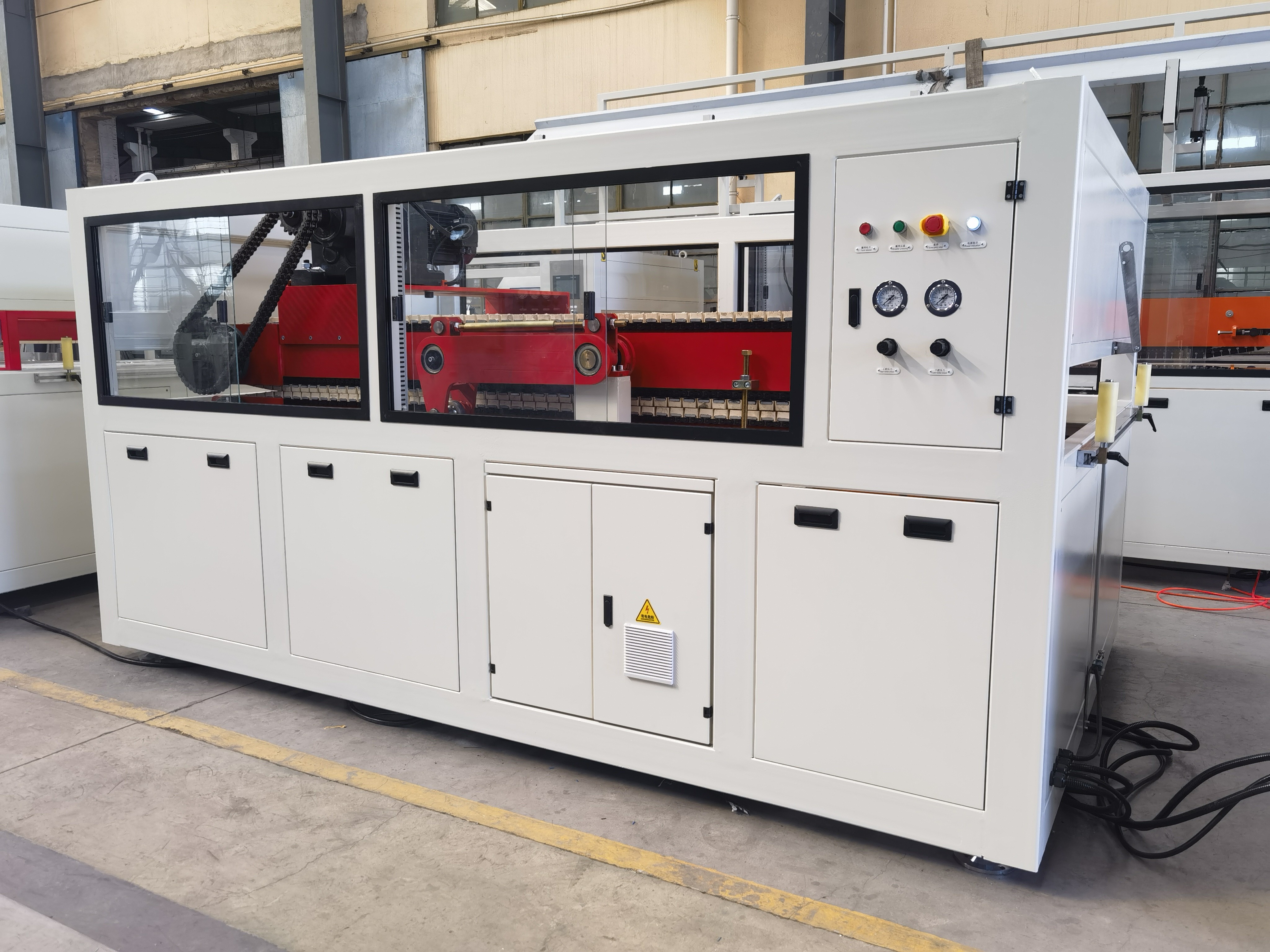 Multi Stage Cooling Floor PVC Extrusion Machine 350KG/H Capacity PVC ADDITIVES