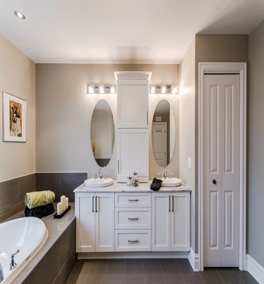2023 Top Sale Modern Customized Popular Design Shaker Bathroom Vanity for Apartment