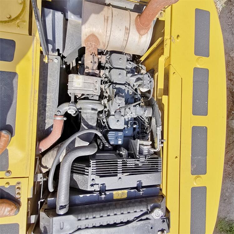 Best 20T Second Hand KOMATSU Crawler Excavator PC220 PC210 PC200 with Cummins Engine