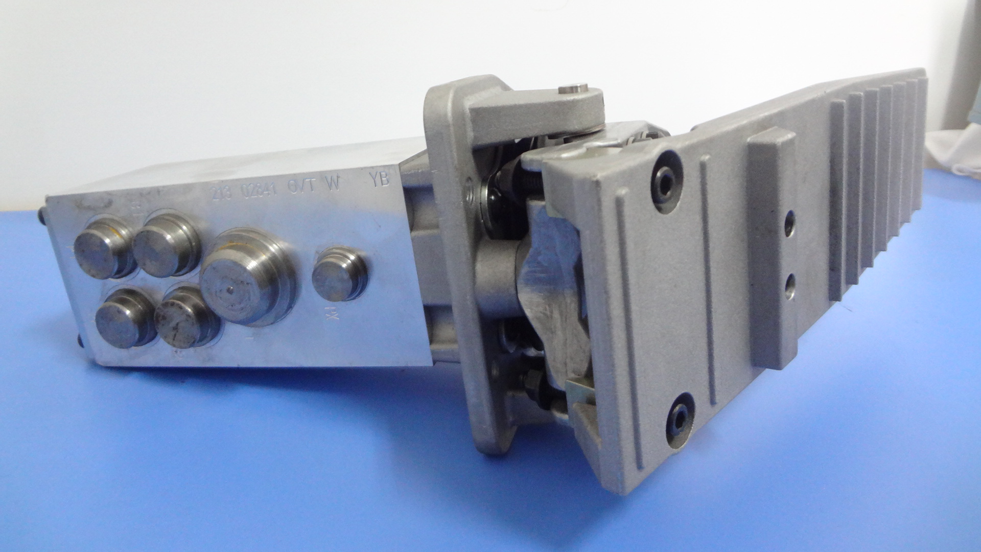 TEREX TR100 PARTS VALVE-TREADLE/BRAKE VALVE 15248653