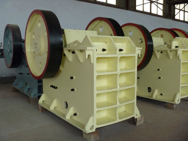 Simple Construction Jaw Rock Crusher Driven By And Motor