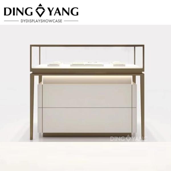 Beauty Design Style Durable Jewellers Counter With Low Power Consumption Lights