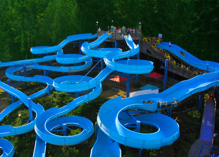 Amusement Park Spiral Water Slide , Giant Water Slide Applied Residential Area