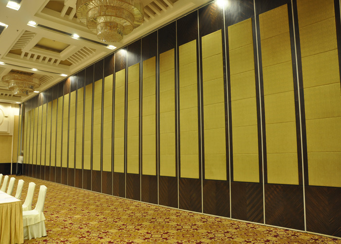 Top Hung Sound Proof Partitions Folding Wooden Dividers Acoustic Movable Partition For Conference Center