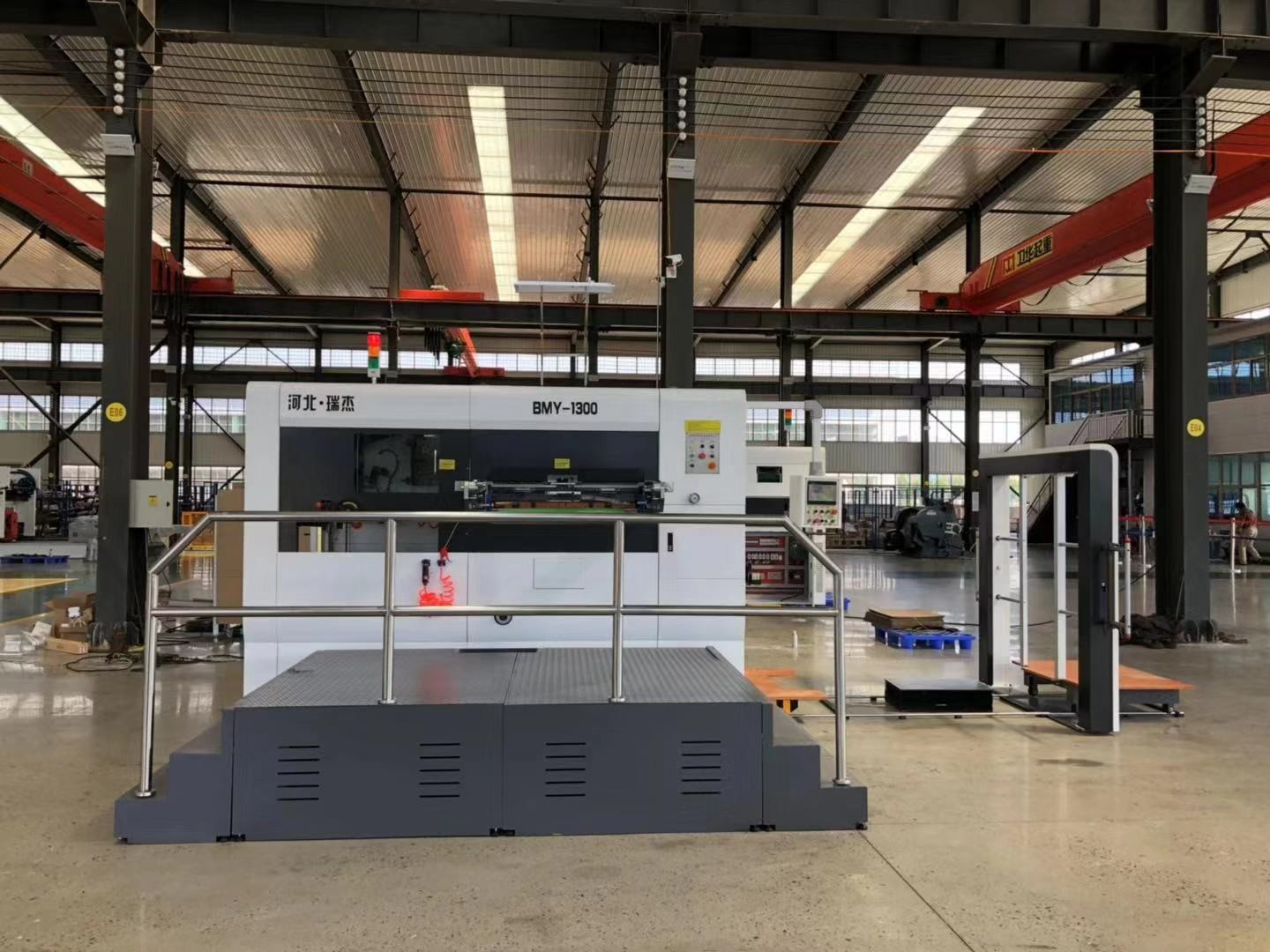 MY1300 Carton Box Makling Machine Semi - Automatic Creasing & Die Cutting