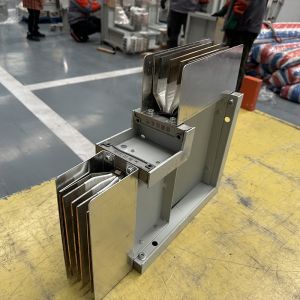 Plug In Busway Box With Circuit Breaker Aluminum Busbar Trunking For Pipeline System Manufactures