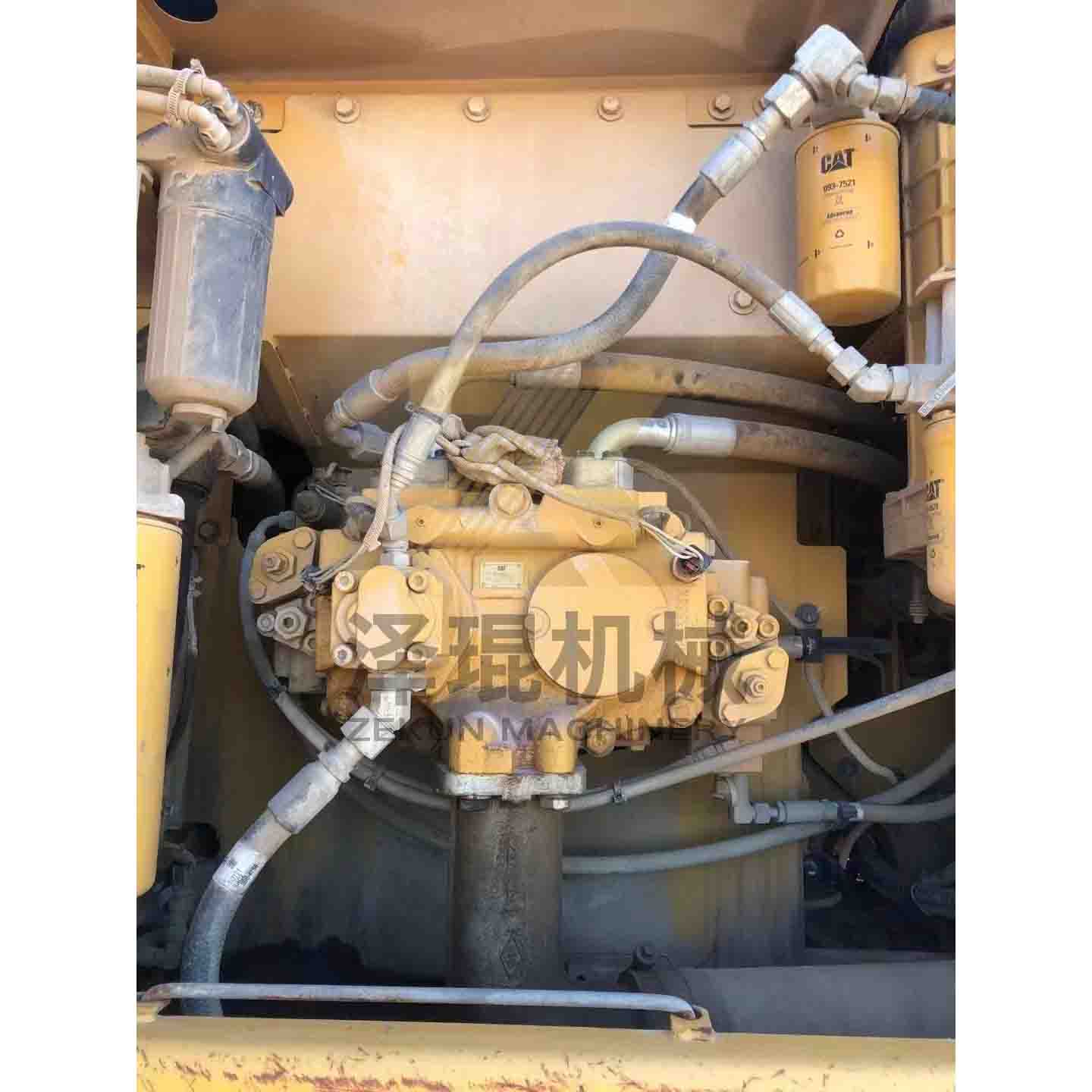Used CAT320D2 Excavator Multifunction Crawler Digger 20930kg