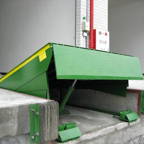 Electric Hydraulic Dock Lift Load Levelers for Trucks / Forklift 6T Weight