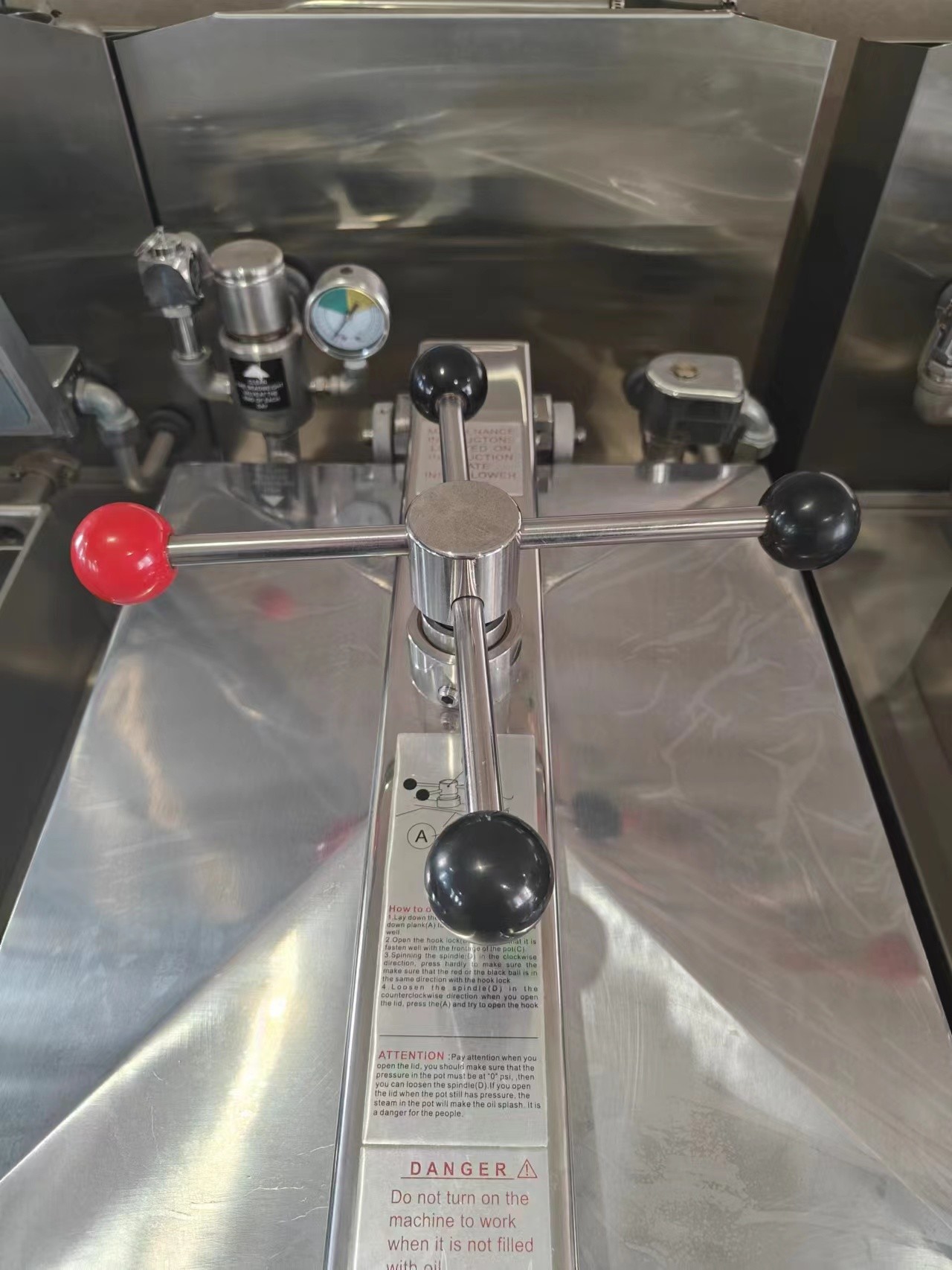 Mechanical Panel 304 SUS Gas Heating Chicken Pressure Fryer With Oil Filtration