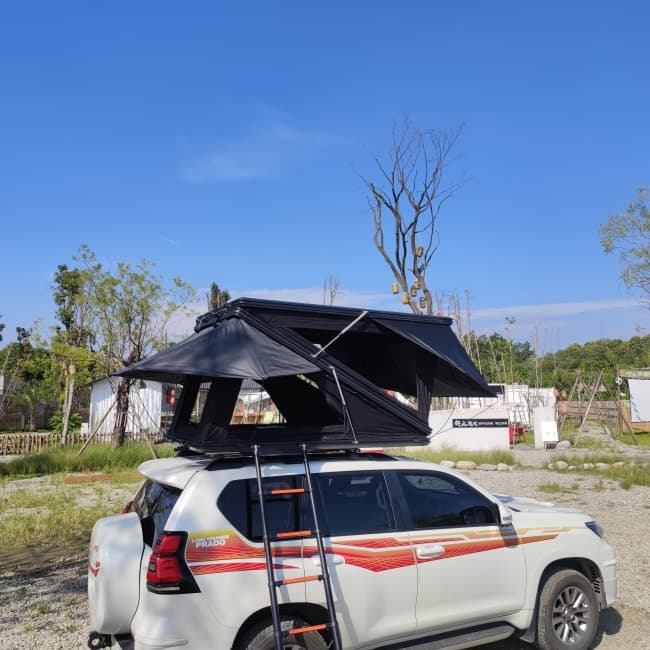 RTT Durable XL Roof Top Tent Hard Sided Rooftop Camper 2-3 Person