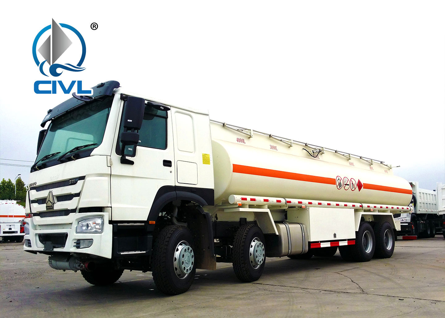 Transport 30m³ Cooking Oil Stainless Steel Tank With 371HP Euro II / EuroIII Engine