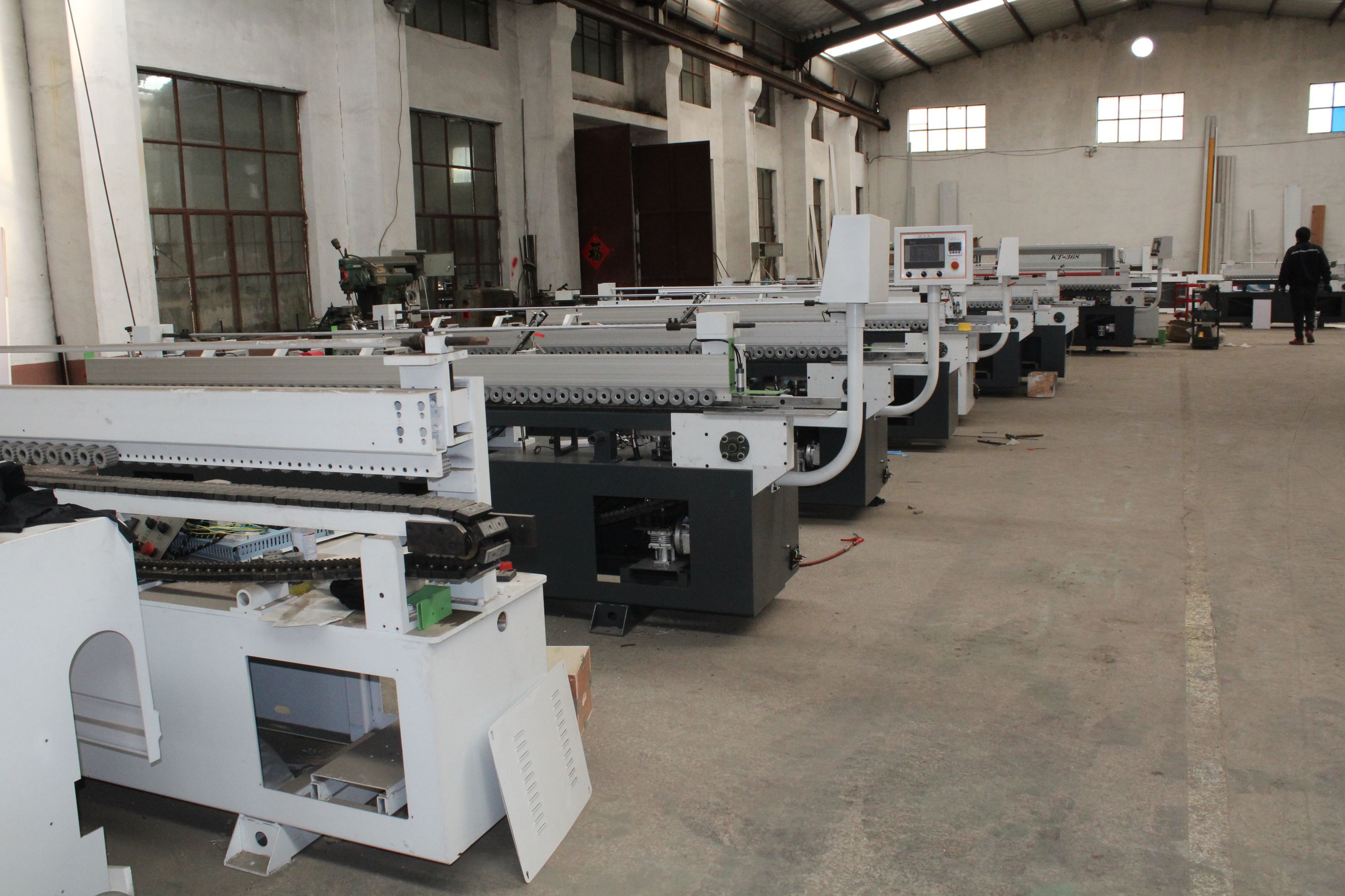 Video Technical Support Automatic Edge Banding Machine for MDF Woodworking SKY390