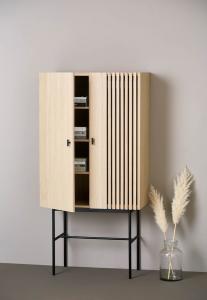  Gelaimei Solid Wood Light Color Hotel Room Cabinet ISO9001 Certificate Manufactures