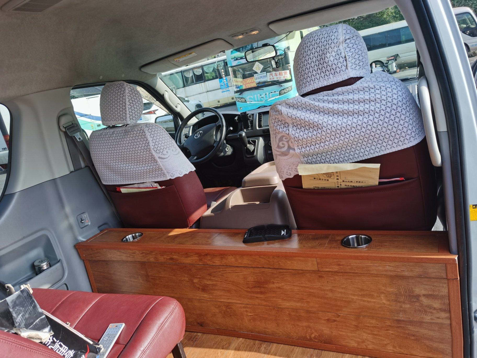 Toyota Hiace 13seats Second Hand Mini Bus Automatic Transmission 2.7L Gasoline