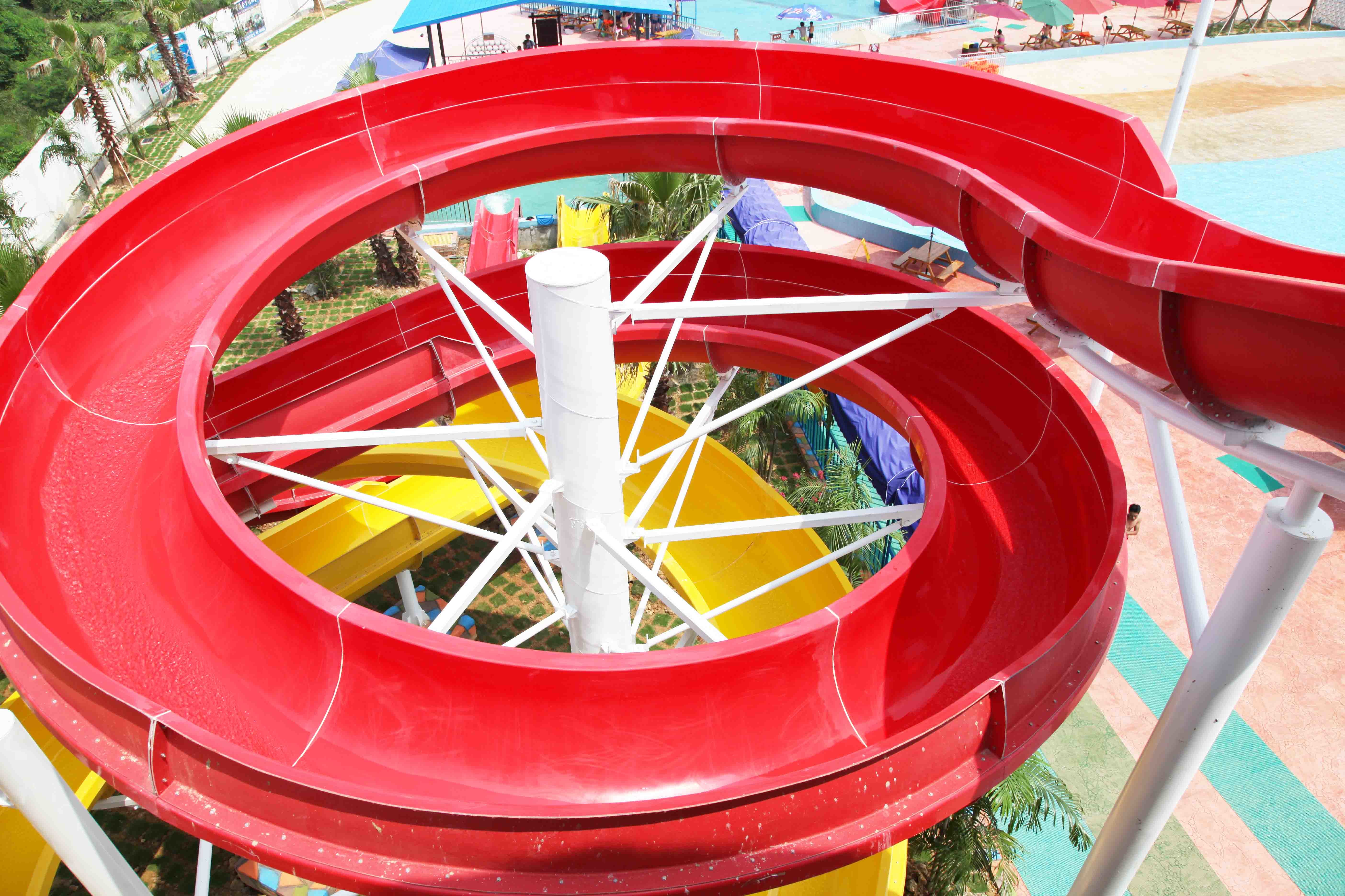 Outdoor Custom Water Slides Fiberglass , Popular Water Park Equipment