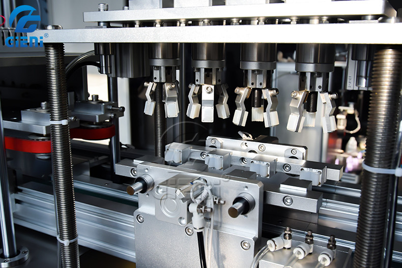 Piston Cosmetic Filling Machine 84pcs/min Mascara Lipstick Production Machine