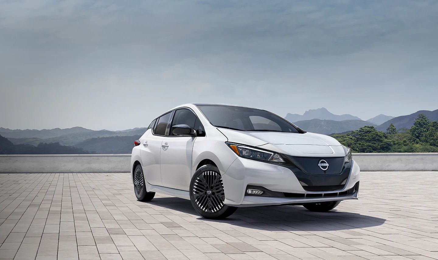 gasoline -free with 180miles range for local travle at 2024 Nissan Leaf S hatchback new energy cars