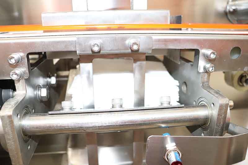 ODM Automatic Packaging Line Servo Driven Controlled Wet Wipes Machine Durable