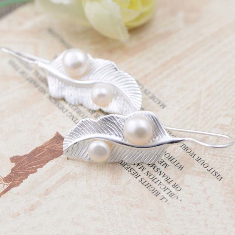 terling Silver Pearl Vintage Feather Dangle Earring (051023W)