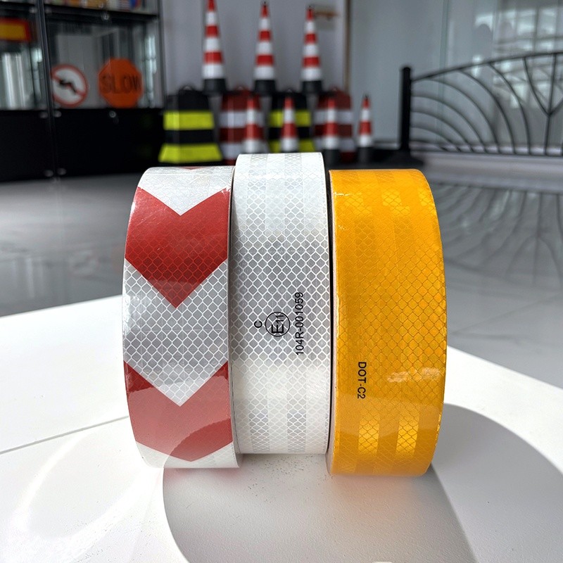 Waterproof Reflective Warning Sticker Red And White Self Adhesive Conspicuity Tape For Truck