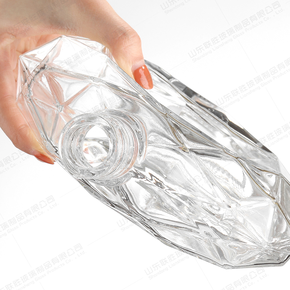 375ml Healthy Lead-free Glass Vodka Whiskey Bottle Mini Glass Bottles with Cork Lid