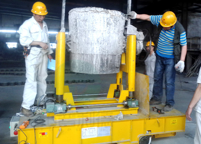 Rail battery high temperature resistant slag ladle transfer cart