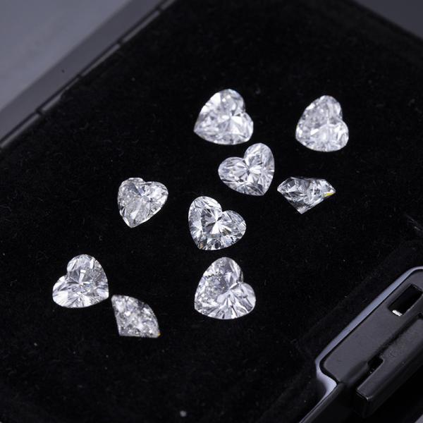 DEF Color VVS Clarity Small Diamonds Melee 2.4-2.7x4.3-4.5mm 0.01 To 0.68ct