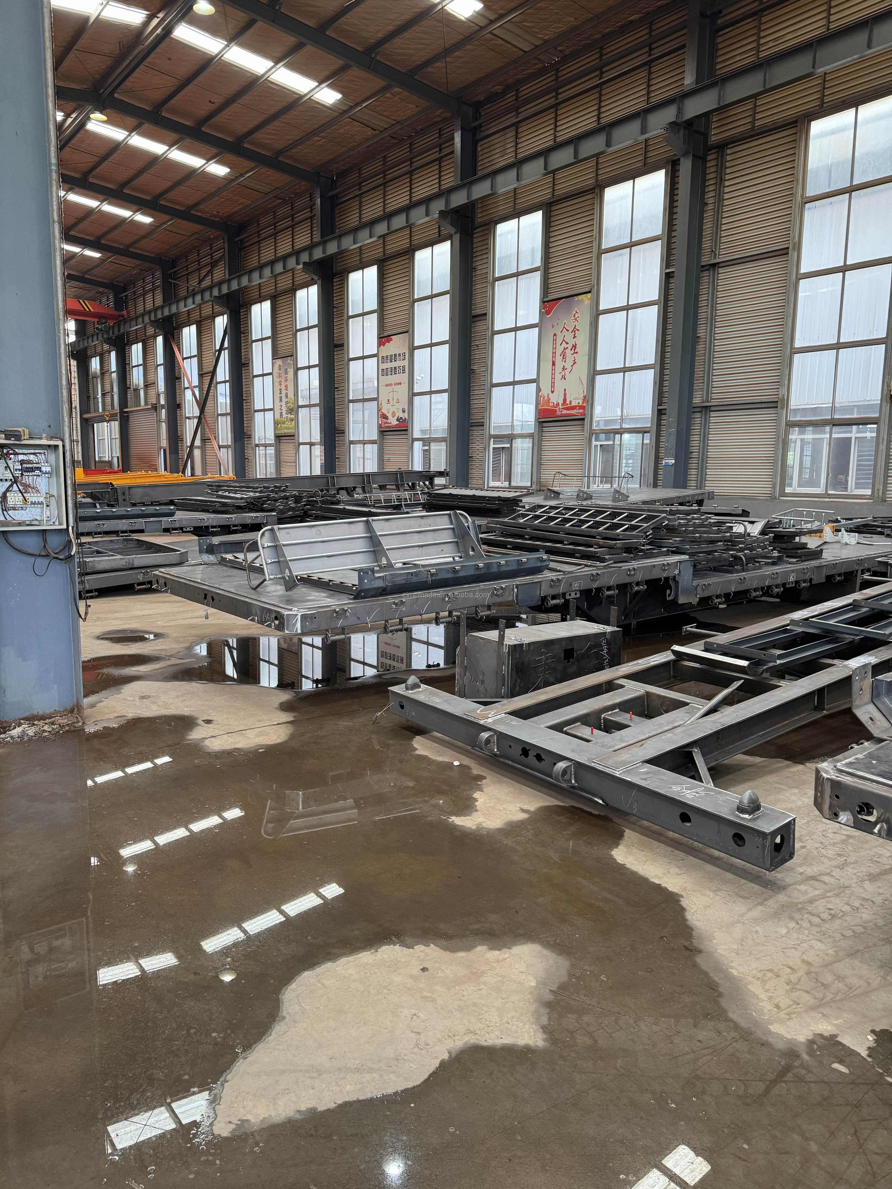 CIMC New 3 or 4 axles high fence for cattle livestock animals food grain 60 tons fence Stake cargo semi trailer truck
